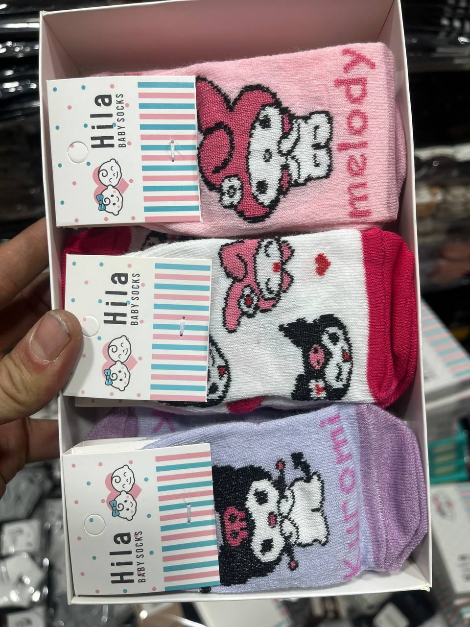 جوراب نوزادی(12جفت)جعبه ایی نخ پنبه اعلا طرح کرومی کد5015 جوراب نوزادی(12جفت)جعبه ایی نخ پنبه اعلا طرح کرومی کد5015